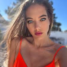 Julia (@dasblackshirt) • Instagram photos and videos