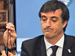 Desde que mauricio macri es jefe de gobierno ha aumentando el salario docente casi 6 veces, consideró bullrich y agregó que fue un esfuerzo. Polemico Video De Esteban Bullrich Un Ministro Obsesionado Con Doblegar Sindicatos Ute