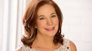 Caryn Sullivan's Instagram, Twitter & Facebook