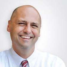 Ex-MPs join mayoral races in Vancouver, Burlington