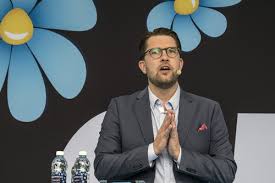 Det diskuterades, stundtals hetsigt, i kvällens agenda. Akesson Schweden Sollte Auch Asylcamps In Afrika Haben