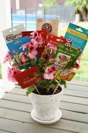 Gift cards, especially when they're thoughtfully chosen, make great gifts. 27 Gift Card Presentation Ideas Gift Card Presentation Gifts Gift Card