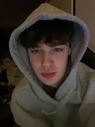 Kevin Suhr's Instagram, Twitter & Facebook