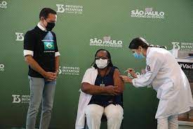 Na sequência, grades de vacinas e insumos. Sao Paulo Inicia Vacinacao Contra Covid 19 Neste Domingo