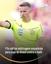 A Fifa (Federa&ccedil;&atilde;o Internacional de Futebol Associado) confirmou nesta  ter&ccedil;a-feira (16) a equipe de arbitragem para o confronto entre Brasil e  Haiti, v&aacute;lido pela segunda rodada do Grupo C da Copa do