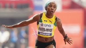 Ze klokte af op een recordtijd van 10.63 tijdens de olympic. Shelly Ann Fraser Pryce Becomes Second Fastest Woman Of All Time