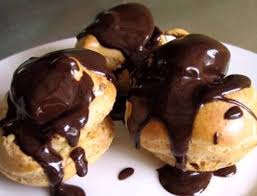 Profiteroles Au Chocolat Profiteroles Gateaux Et Desserts Dessert