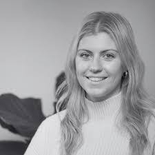 Sarah Bradsell's Instagram, Twitter & Facebook