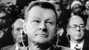 Eurasian chessboard & total surveillance: 10 quotes by the late Zbigniew  Brzezinski — RT USA News