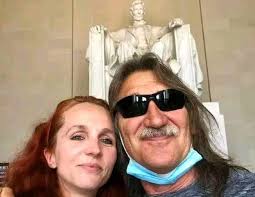 Love the show I watch reruns all the time!🐾❤️Keep up the good work Dr Jeff  and crew. We love what y'all do!