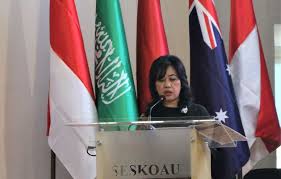 Shade (darkness where light, particularly sunlight, is blocked). Pengamat Siswa Stin Punya Kemampuan Intelsus Indonesia Harus Bangga