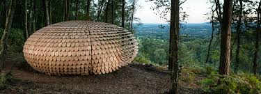 The hurtwood hotel has 13 individually furnished bedrooms. Schuppiges Zapfenkleid Zedernholz Pavillon In Den Surrey Hills Detail Magazin Fur Architektur Baudetail