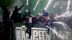 Drugoligowe derby województwa śląskiego pomiędzy gks katowice i skrą częstochowa oglądało 1400 widzów. Bundesliga Zamieszki W Bremie Kibice Werderu Swietowali Utrzymanie Sport Tvp Pl