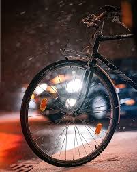 Details Im Schnee An Diesem Verlassenen Rad Konnte Ich Nicht Ohne Fotos Vorbeilaufen Uberall Waren Farbige Lichter Und Mit Bildern Nachtaufnahmen Lichtmalerei Lichter