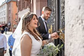 Heiraten im Römer in Frankfurt: Warum tun sich Paare das an?