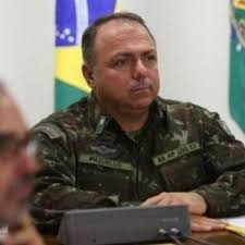 Alegando que não ficou caracterizada a prática de transgressão disciplinar, exército decide não penalizar o general que participou de evento sem máscara após depoimento à cpi da covid. A Paratrooper General Is Brazil S New Health Minister News Telesur English