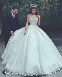 فساتين زفاف ملوكية لكل عروس تحب الفخامة مجلة المرأة العربية Wedding Gowns Lace Ball Gown Wedding Dress Ball Gowns Wedding