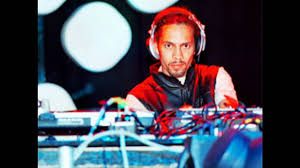 We did not find results for: Good Luck Roni Size Dancefloor Mix By Basement Jaxx Samples Covers And Remixes Whosampled