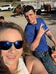 Hi. New here. Looking for a nice gentleman to hang with to begin.