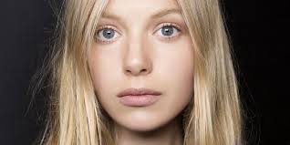 Comment appliquer une patine ? Dejaunir Cheveux Blonds Comment Utiliser Les Produits Dejaunissants Marie Claire