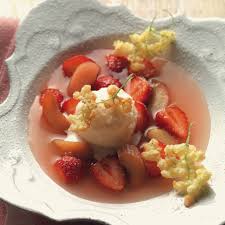 Rhabarber Consomme Mit Erdbeeren Johann Lafer Rezept Kuchengotter