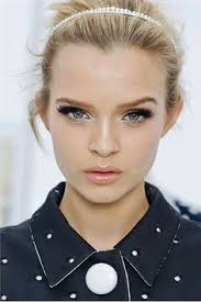 Kat Robertson (katsaysmeow)