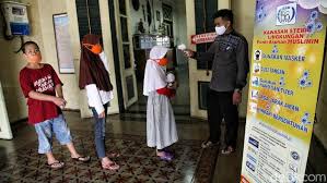 Arus globalisasi yang samakin deras menuntut ummat islam berlari kencang mengikuti perkembangan zaman yang semakin pesat. Potret Santunan Anak Yatim Di Era New Normal