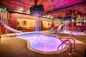 Sybaris Romantic Weekend Getaways In Chicago Milwaukee Indianapolis Weekend Getaways For Couples Romantic Weekend Getaways Best Romantic Getaways