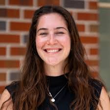 Victoria Reis's Instagram, Twitter & Facebook