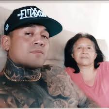 Este dia quiero presumirles a las 3 mamás, que más amo en el mundo! Mi  madre Flora Ramos: Quien me dio la vida, quien soporto mi adolecencia  rebelde, mis problemas y aun