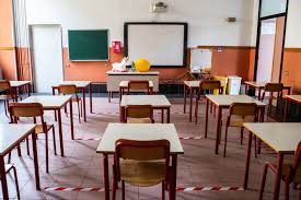 Managerul scolar, roluri, competente si atributii. Ministerul EducaÅ£iei Directorii De Scoli Din Italia RÄspund Penal Pentru Elevii Care Se ImbolnÄvesc De Coronavirus