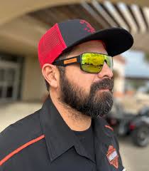 Day 7 is HERE! 🎁 We're making spirits bright and your vision too. Snag 15%  off eyewear today only at CCH-D! 😎🎅