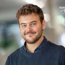 Hi would really appreciate if you could fill in this survey for my  dissertation 😋 Thanks in advance