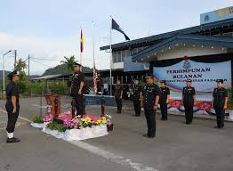 Dan berhemah sentosa adil amanah ikrar pasukan bermaruah polis sedia berkhidmat tugas dilaksana sentiasa sepakat mengatur sopan mesra langkah polis sedia berkhidmat sentiasa pertahan bumi bertuah pada negeri dan rakyat. Polis Sarawak Part 1 Perhimpunan Bulanan Ipd Padawan Facebook