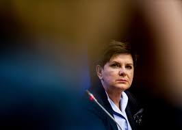 Rządy premier szydło spotkały się ze skrajnie pozytywnymi, jak i negatywnymi opiniami. Polish Pm Beata Szydlo Resigns Politico