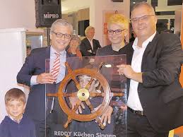 Stöbere und entdecke marken wie und aeg. Reddy Kuchenstudio Jetzt In Der Ersten Reihe Singener Wochenblatt