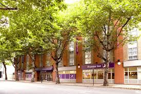 Premier inn london, konuklarına 24 saat açık resepsiyon ve bagaj saklama hizmetleri sunuyor. Premier Inn London Tower Bridge Best Hotels Home