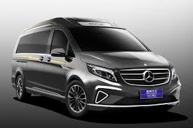 A ride in adam's amazing vip style mercedes s500 lwb (long wheel base). Vw S Retrofitting This Mercedes Van Into A Vip Shuttle Carbuzz