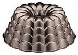 Amazon Com Wilton Dimensions Belle Pan Novelty Cake Pans Kitchen Dining Cake Pans Bundt Cake Pans Shaped Cake Pans