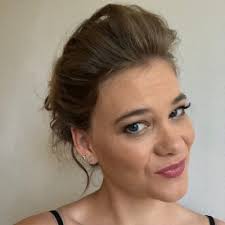 Claire Shields-Bull (@IckleBull)