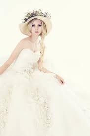 Korean Bridal Shop In Seoul Korean Style Wedding Dress Wedding Dress Shop For Pre Wedding Photo Sho Wedding Dress Shopping Wedding Photoshoot Wedding Dresses