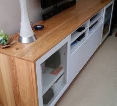 Un système de rangement modulable bout de lit coffre ikea coffre a jouet en bois ikea. Vous Voulez Donner A Votre Banc Tv Ikea Besta Un Nouvel Aspect Boise