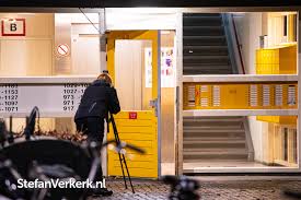Volgens de politie waren veel mensen getuige van de steekpartij. Gewonde Bij Steekpartij Palestrinalaan Zwolle Nieuws Stefan Verkerk Fotografie Webdesign