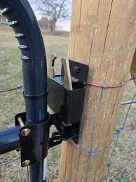 First time kidding season here 🙋🏻‍♀️ My doe delivered a single healthy  buckling 3 days ago. She's eating/drinking and acting normally, but I  noticed there is fresh blood discharge today. Is that