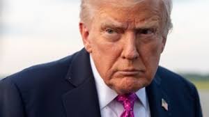 US stocks sink as S&P 500 falls to its first loss in 7 days