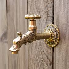 Die säule ist von innen. 1 2 Wasserhahn Fur Wandbrunnen Wasserspeier Aus Messing Wie Antik