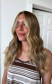 Hello everyone! I have a few more spots available for October + November 💌  I'd love to have you in my chair! You can reach out through here or  Instagram at hairbydalanagrace