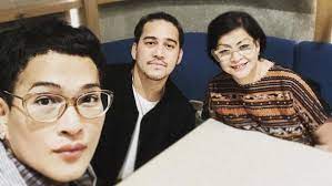 Oscar lawalata akhirnya buka suara soal perubahannya pada dirinya. Mother S Concern Over Oscar Lawalata S Choice As A Woman World Today News