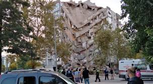 Son 100 yılda 6 ve 6'nın üstünde 5 deprem olmuş. Izmir De Deprem