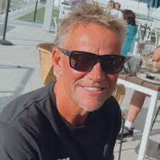 Craig Winter (@crackerswinter)